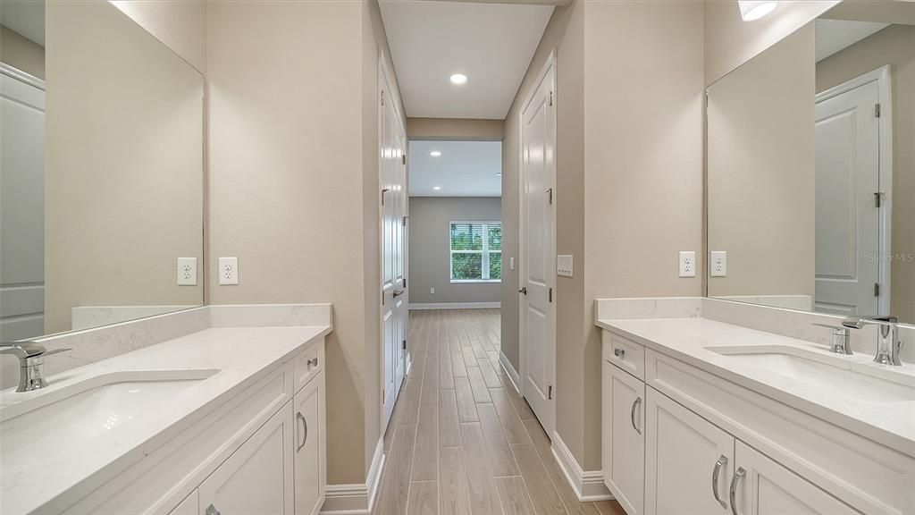 For Sale: $414,990 (2 beds, 2 baths, 1530 Square Feet)