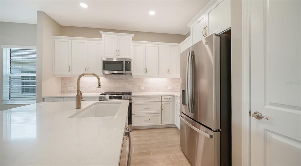 For Sale: $414,990 (2 beds, 2 baths, 1530 Square Feet)