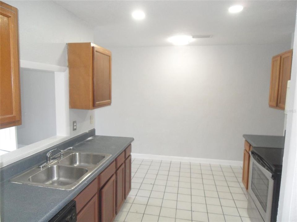 For Rent: $1,490 (2 beds, 1 baths, 782 Square Feet)