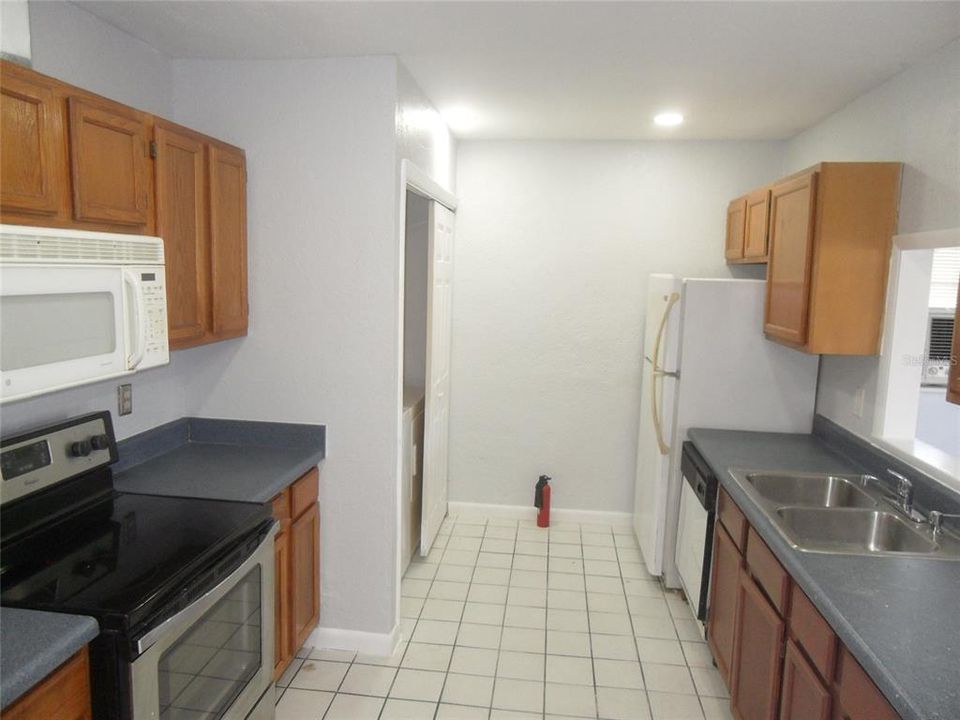 For Rent: $1,490 (2 beds, 1 baths, 782 Square Feet)
