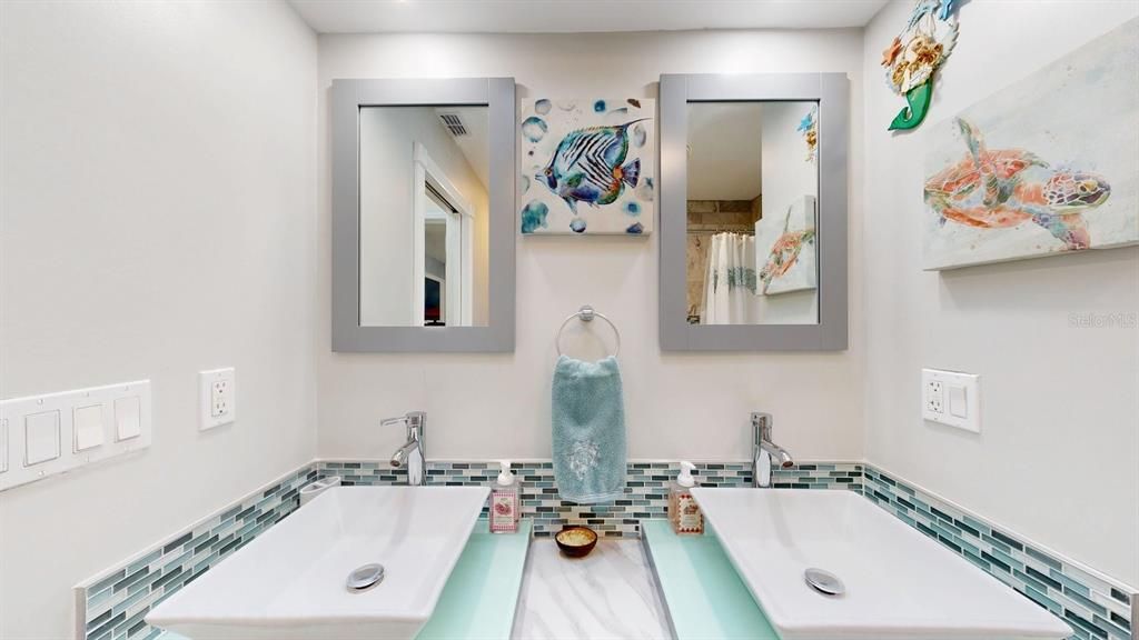 For Sale: $669,900 (3 beds, 2 baths, 2052 Square Feet)