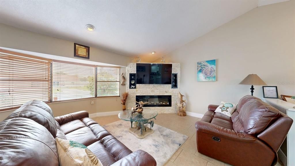 For Sale: $669,900 (3 beds, 2 baths, 2052 Square Feet)