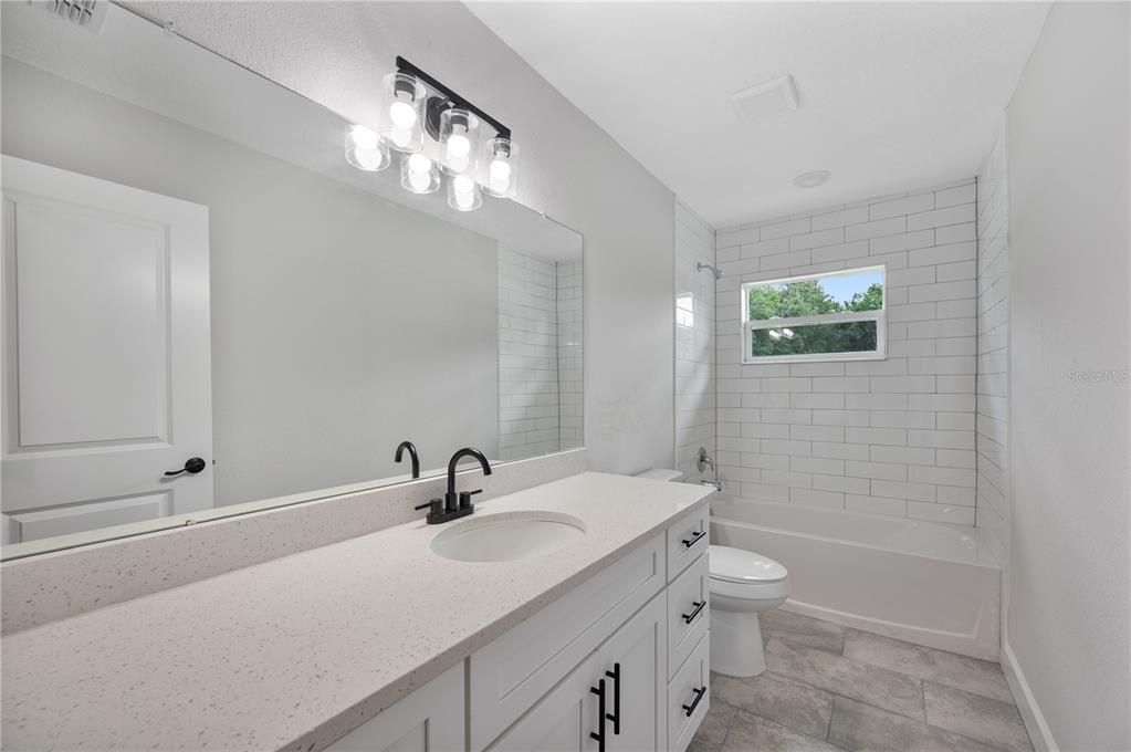 En Venta: $499,950 (3 camas, 2 baños, 2291 Pies cuadrados)