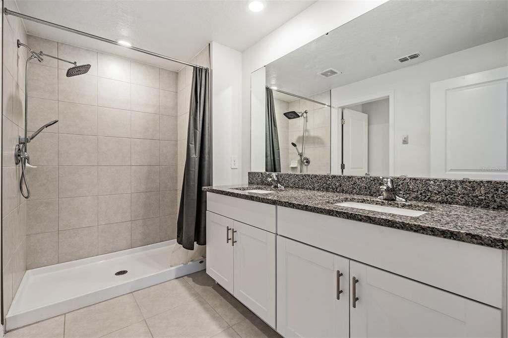 For Rent: $3,300 (4 beds, 3 baths, 2077 Square Feet)
