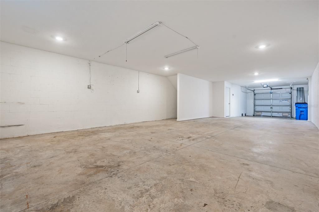 For Rent: $3,300 (4 beds, 3 baths, 2077 Square Feet)
