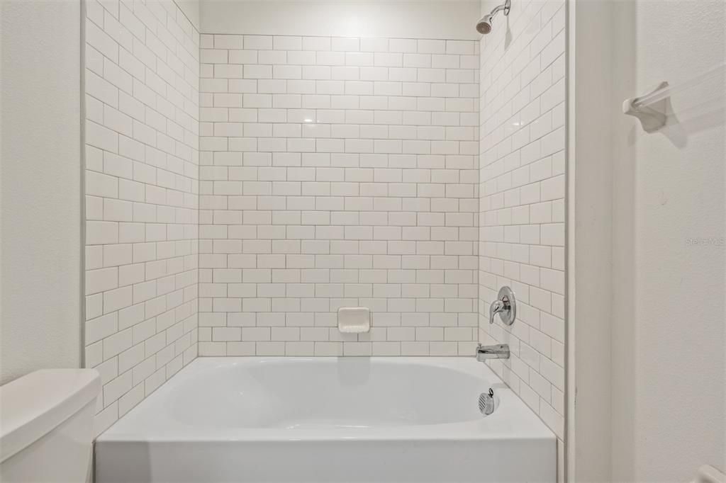 For Rent: $3,300 (4 beds, 3 baths, 2077 Square Feet)