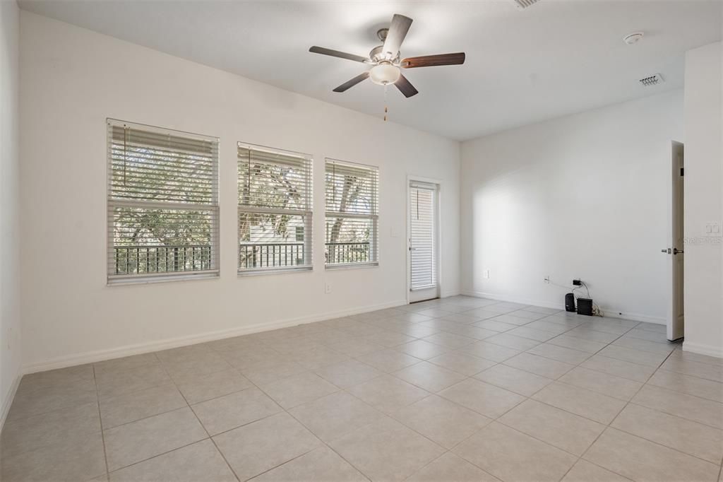 For Rent: $3,300 (4 beds, 3 baths, 2077 Square Feet)