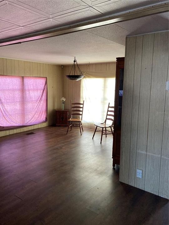 На продажу: $87,900 (2 спален, 2 ванн, 1152 Квадратных фут)