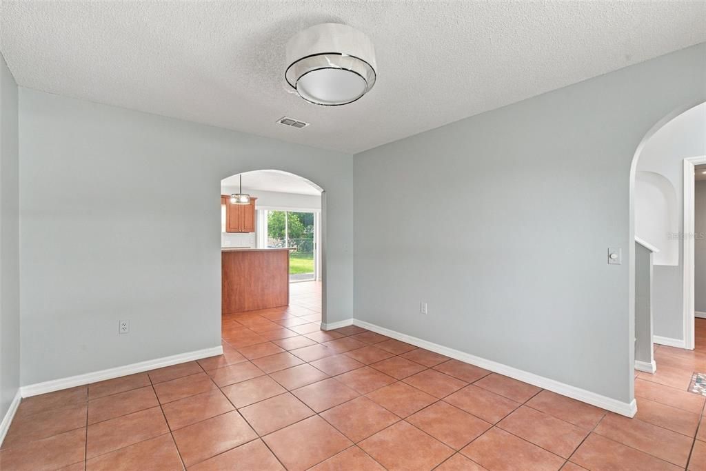 Active With Contract: $289,999 (3 beds, 2 baths, 2215 Square Feet)