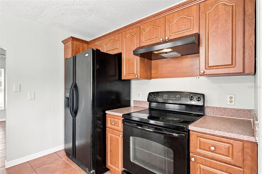 Active With Contract: $289,999 (3 beds, 2 baths, 2215 Square Feet)
