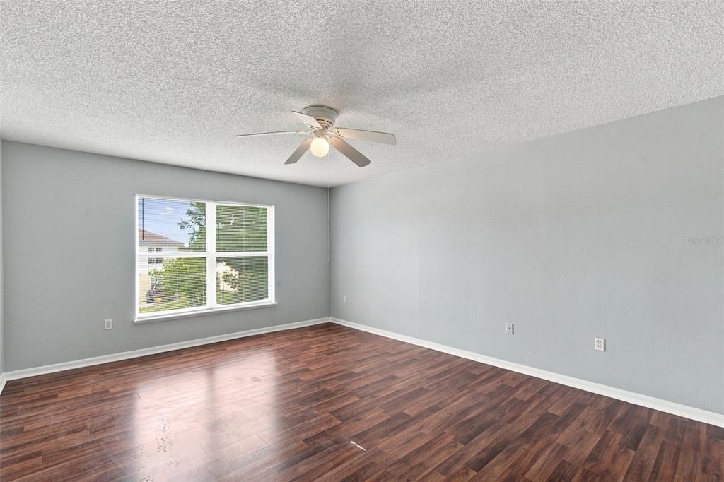 Active With Contract: $289,999 (3 beds, 2 baths, 2215 Square Feet)