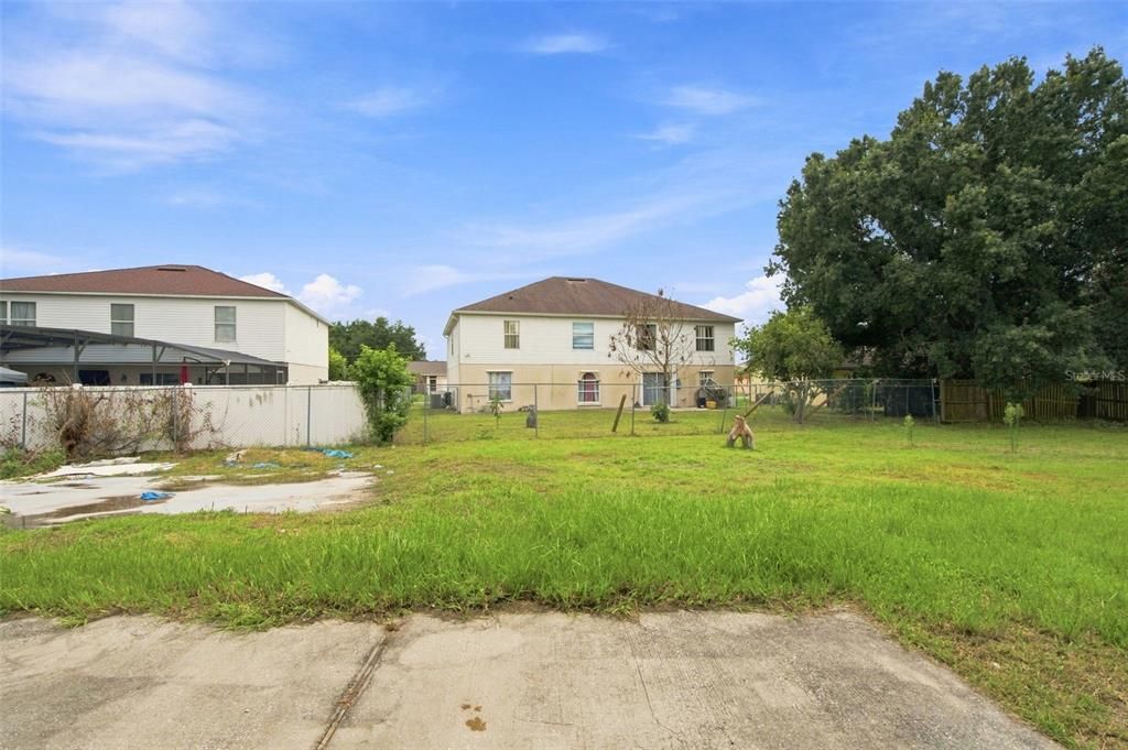 Active With Contract: $289,999 (3 beds, 2 baths, 2215 Square Feet)