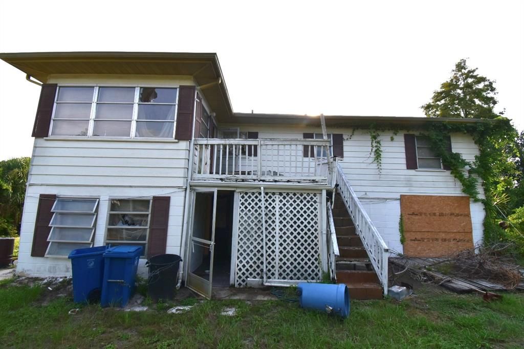 For Sale: $299,900 (5 beds, 4 baths, 2572 Square Feet)