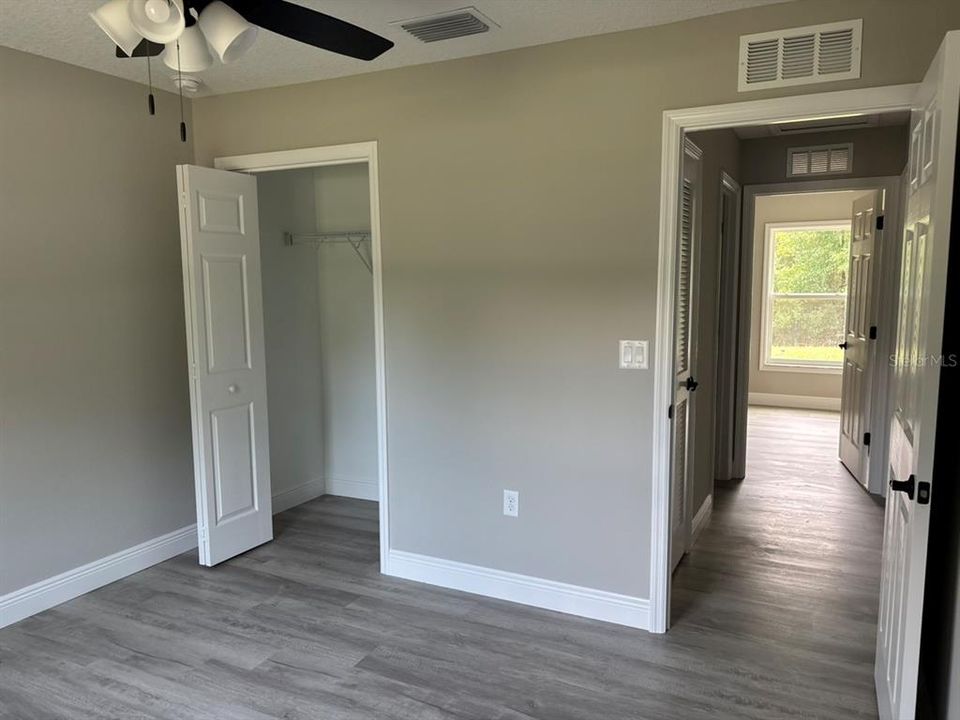 Active With Contract: $239,900 (3 beds, 2 baths, 1405 Square Feet)