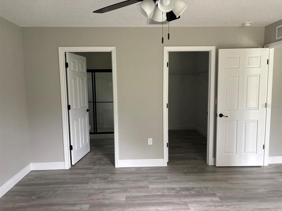 Active With Contract: $239,900 (3 beds, 2 baths, 1405 Square Feet)