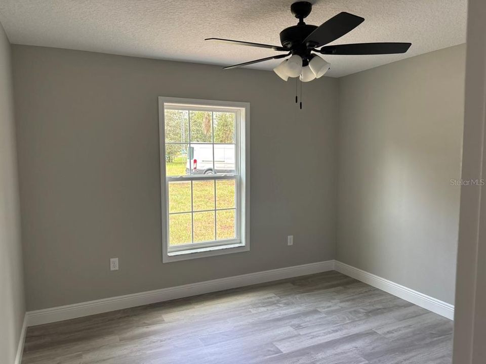Active With Contract: $239,900 (3 beds, 2 baths, 1405 Square Feet)