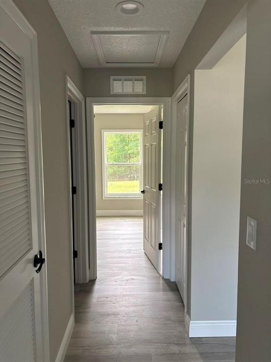 Active With Contract: $239,900 (3 beds, 2 baths, 1405 Square Feet)