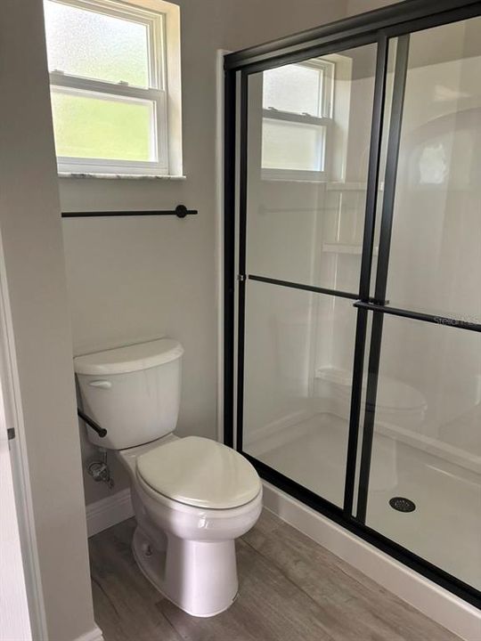 Active With Contract: $239,900 (3 beds, 2 baths, 1405 Square Feet)