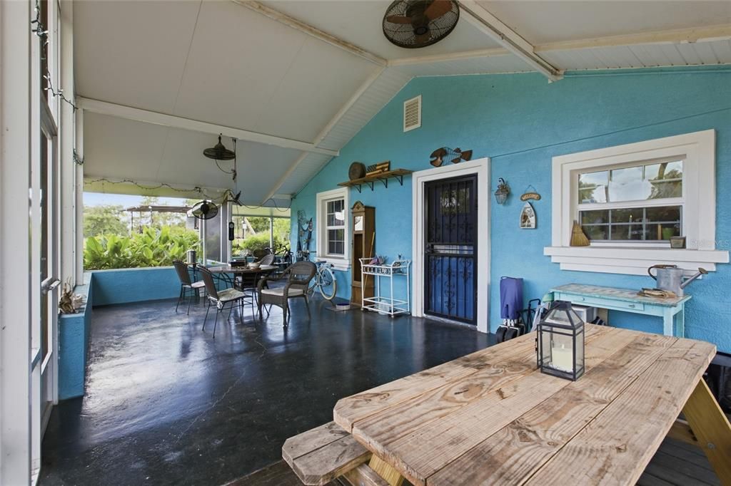 На продажу: $399,000 (4 спален, 2 ванн, 1824 Квадратных фут)