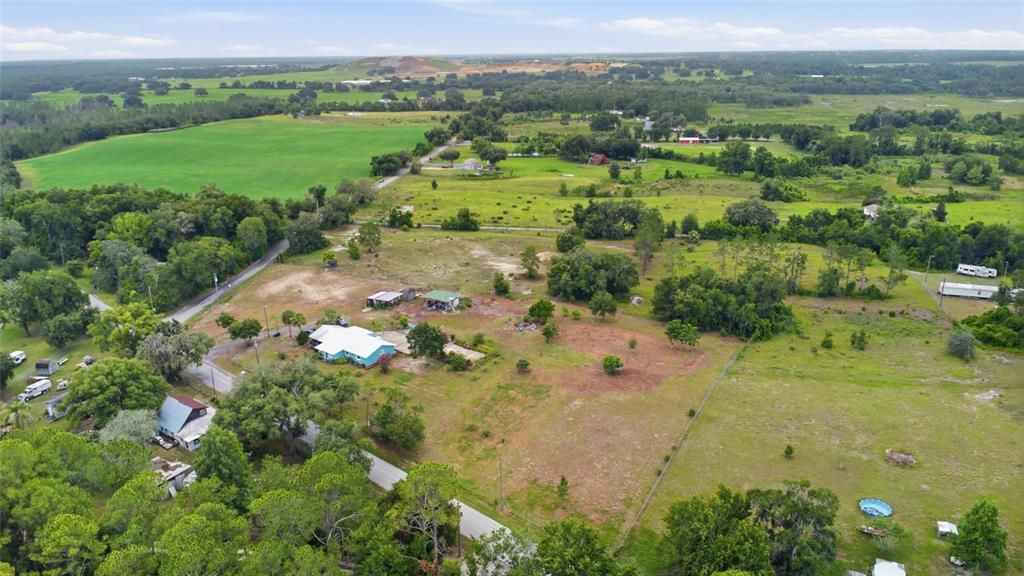 На продажу: $399,000 (4 спален, 2 ванн, 1824 Квадратных фут)