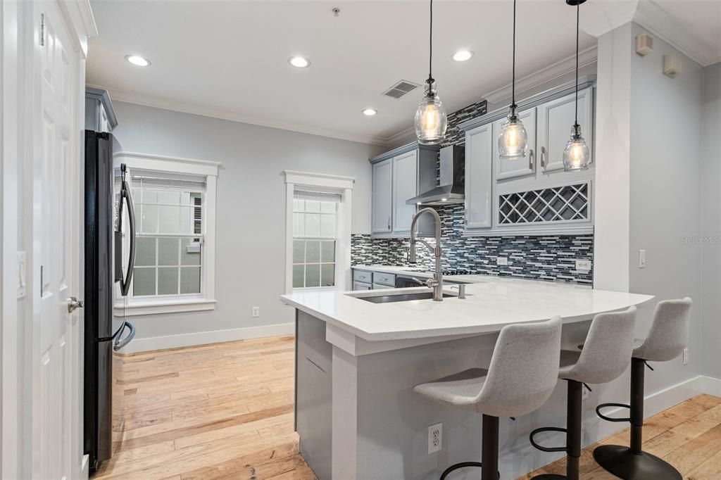 For Rent: $4,700 (3 beds, 2 baths, 1509 Square Feet)