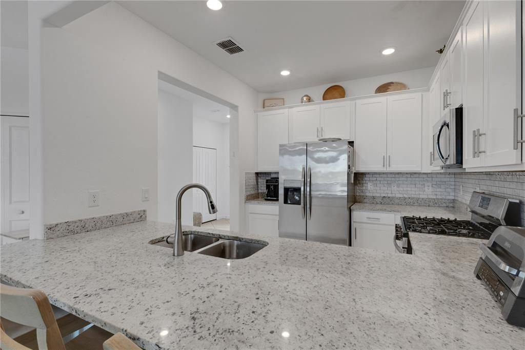 For Rent: $3,000 (3 beds, 2 baths, 1925 Square Feet)