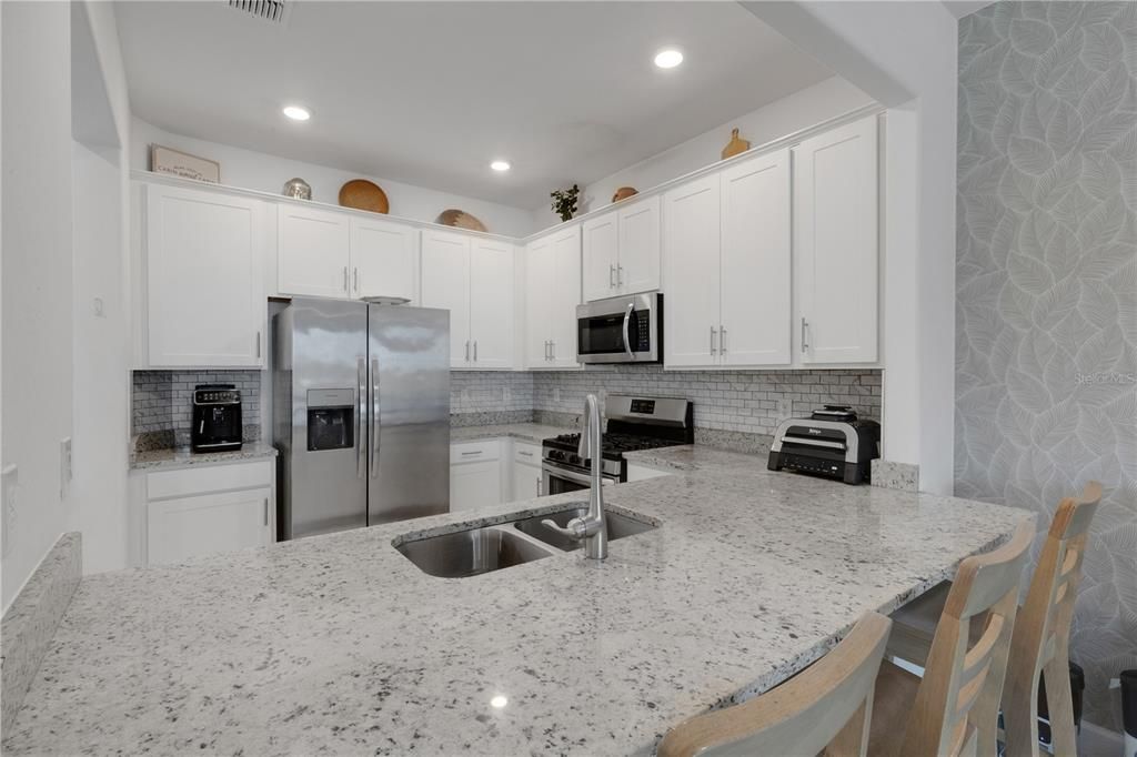 For Rent: $3,000 (3 beds, 2 baths, 1925 Square Feet)