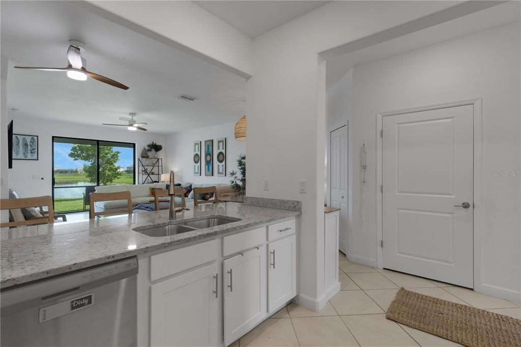 For Rent: $3,000 (3 beds, 2 baths, 1925 Square Feet)