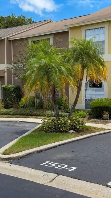 For Rent: $1,975 (2 beds, 2 baths, 1124 Square Feet)