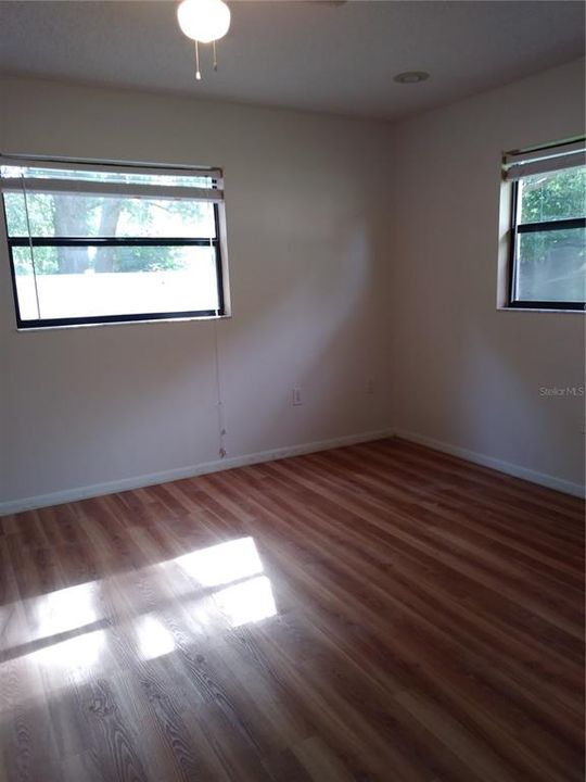 For Rent: $2,000 (3 beds, 2 baths, 1948 Square Feet)
