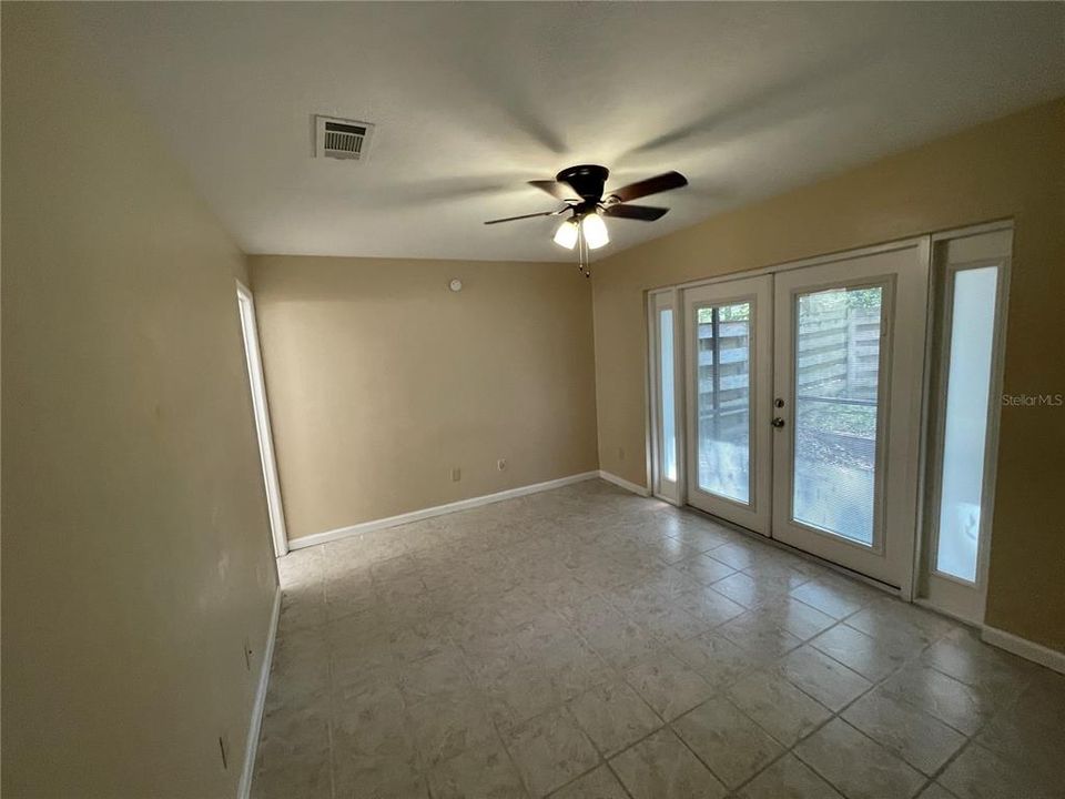 For Rent: $1,325 (2 beds, 2 baths, 890 Square Feet)