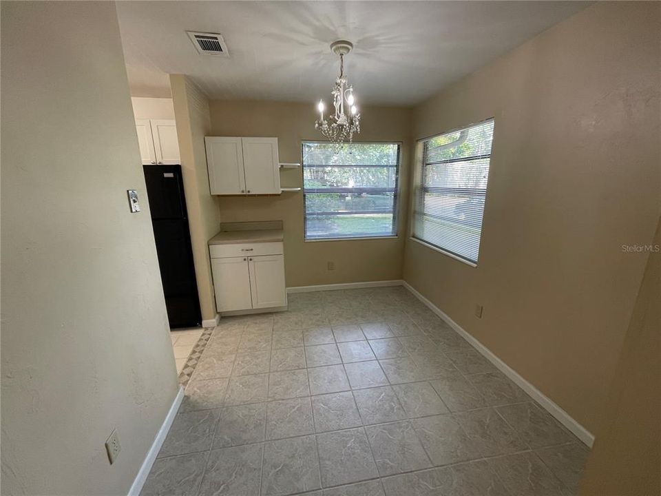 For Rent: $1,325 (2 beds, 2 baths, 890 Square Feet)