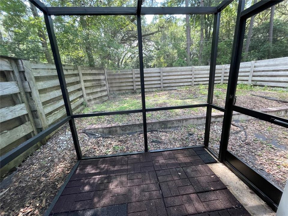 For Rent: $1,325 (2 beds, 2 baths, 890 Square Feet)