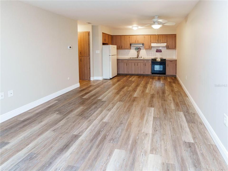 For Sale: $119,000 (1 beds, 1 baths, 576 Square Feet)