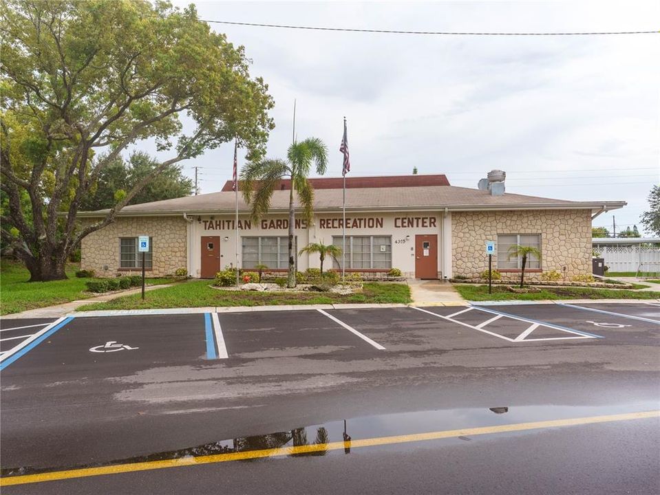 For Sale: $119,000 (1 beds, 1 baths, 576 Square Feet)