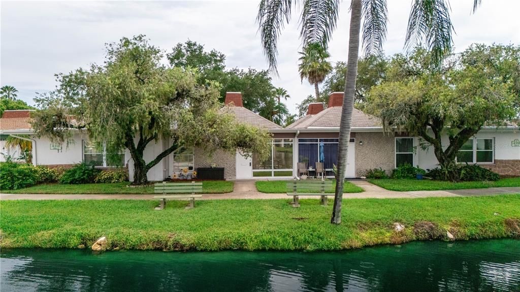 For Sale: $119,000 (1 beds, 1 baths, 576 Square Feet)