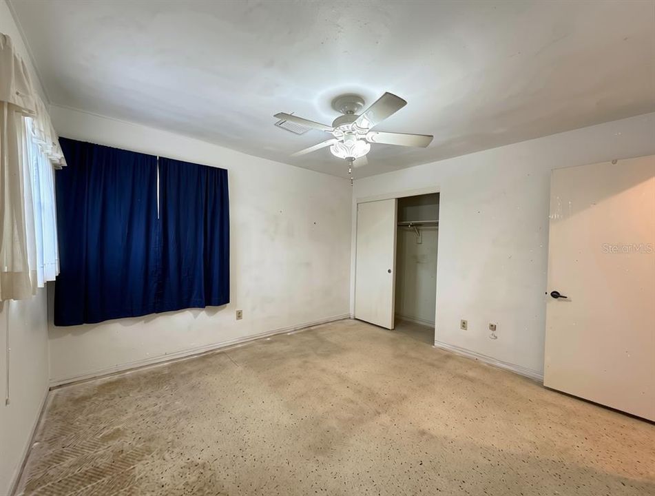 Activo con contrato: $305,000 (3 camas, 2 baños, 1136 Pies cuadrados)