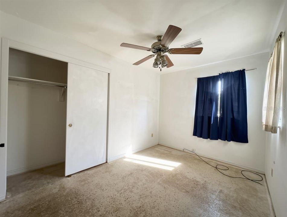 Activo con contrato: $305,000 (3 camas, 2 baños, 1136 Pies cuadrados)