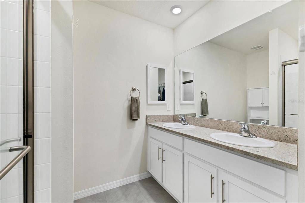 For Rent: $2,700 (3 beds, 2 baths, 1561 Square Feet)