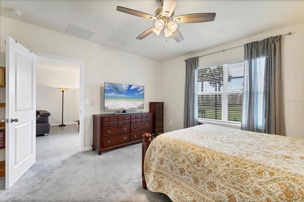 For Rent: $2,700 (3 beds, 2 baths, 1561 Square Feet)