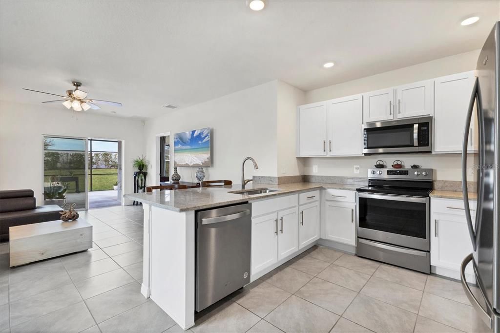 For Rent: $2,700 (3 beds, 2 baths, 1561 Square Feet)