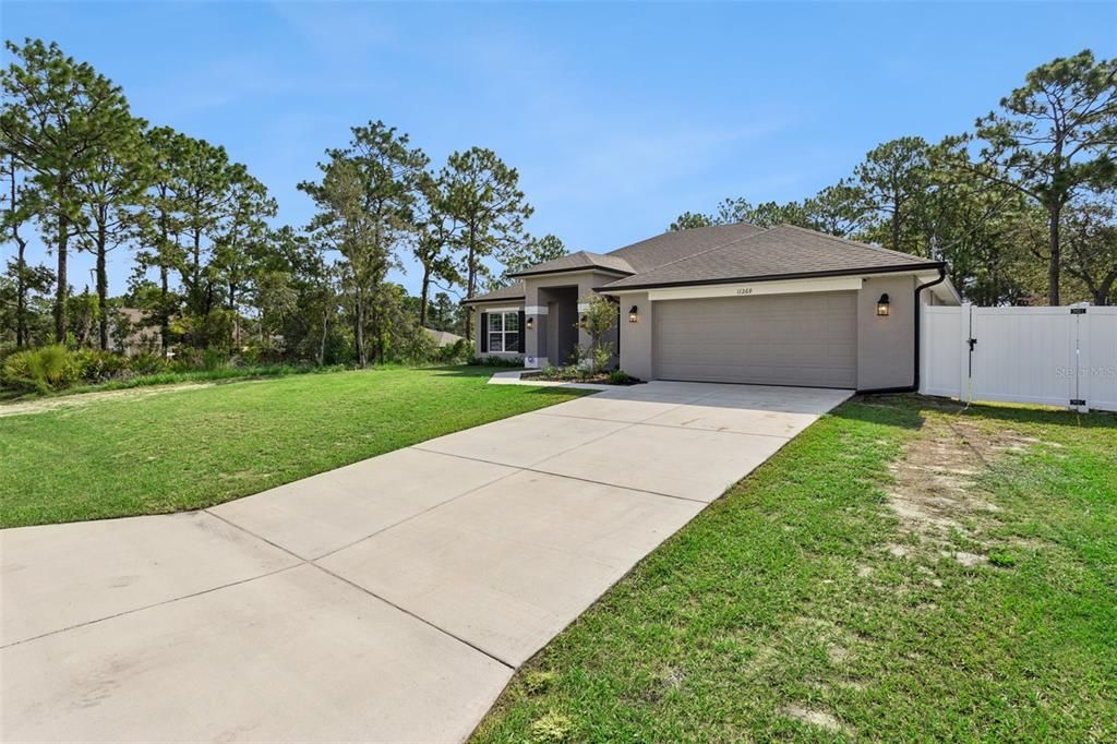 For Sale: $414,990 (4 beds, 2 baths, 2326 Square Feet)