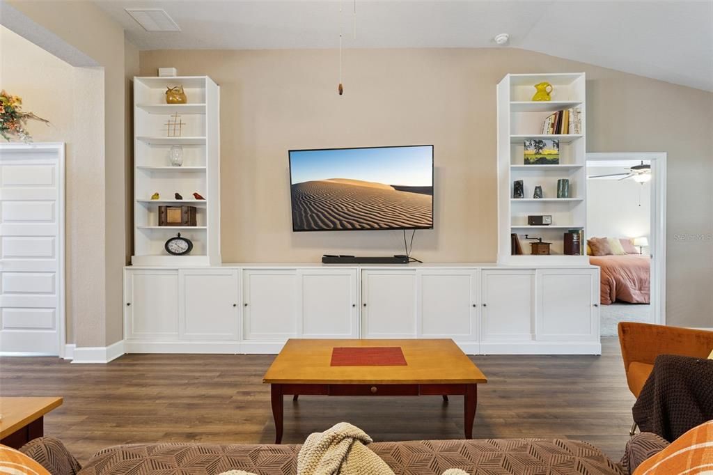 For Sale: $414,990 (4 beds, 2 baths, 2326 Square Feet)