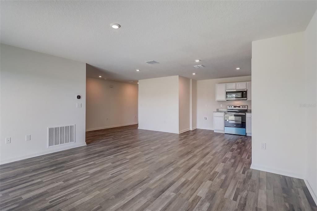 For Sale: $299,990 (3 beds, 2 baths, 1811 Square Feet)