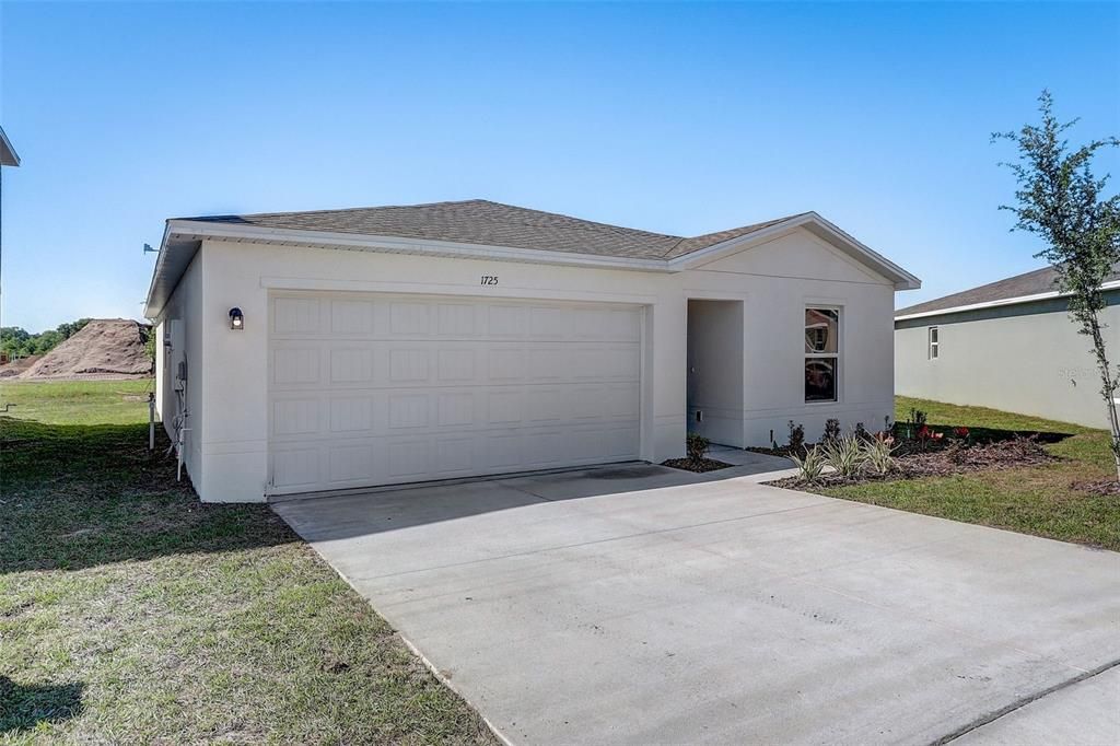 For Sale: $299,990 (3 beds, 2 baths, 1811 Square Feet)