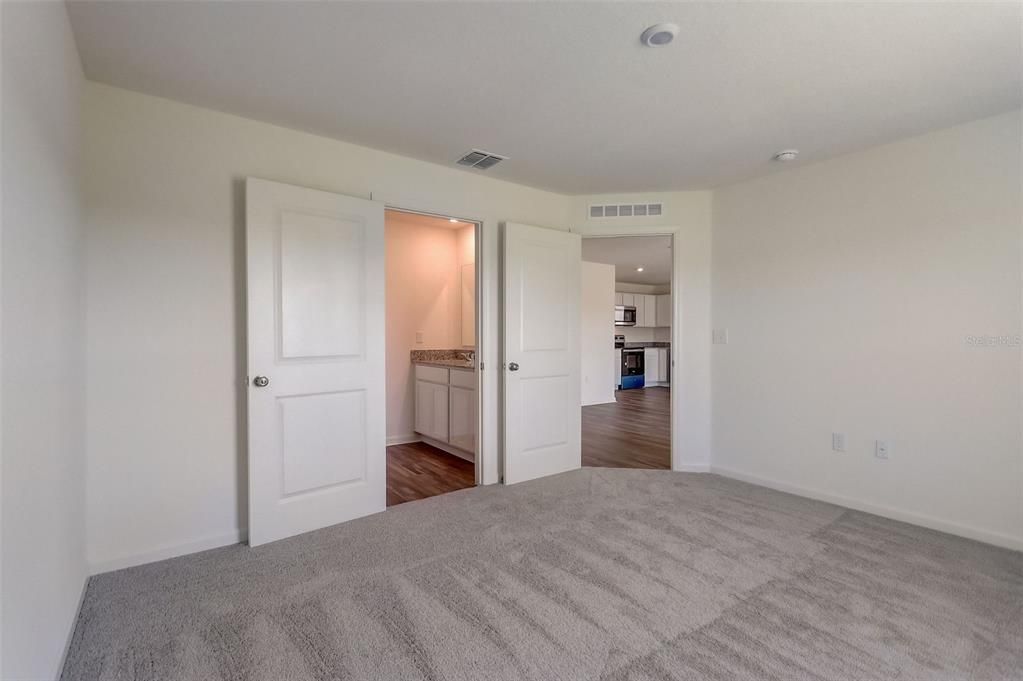 For Sale: $299,990 (3 beds, 2 baths, 1811 Square Feet)