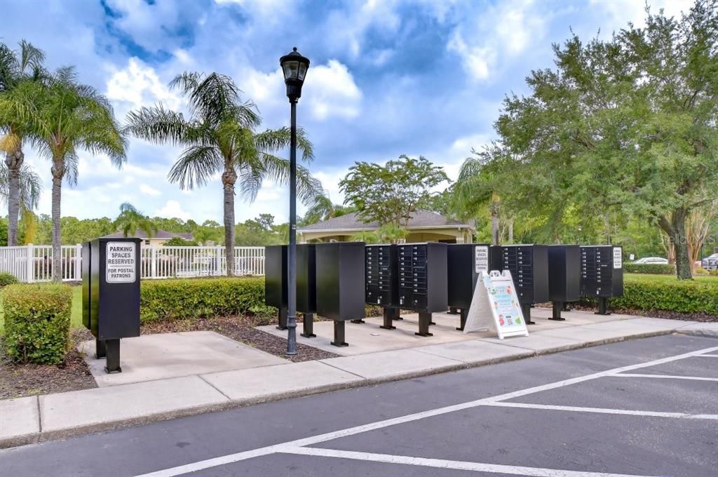For Sale: $224,900 (2 beds, 2 baths, 1008 Square Feet)