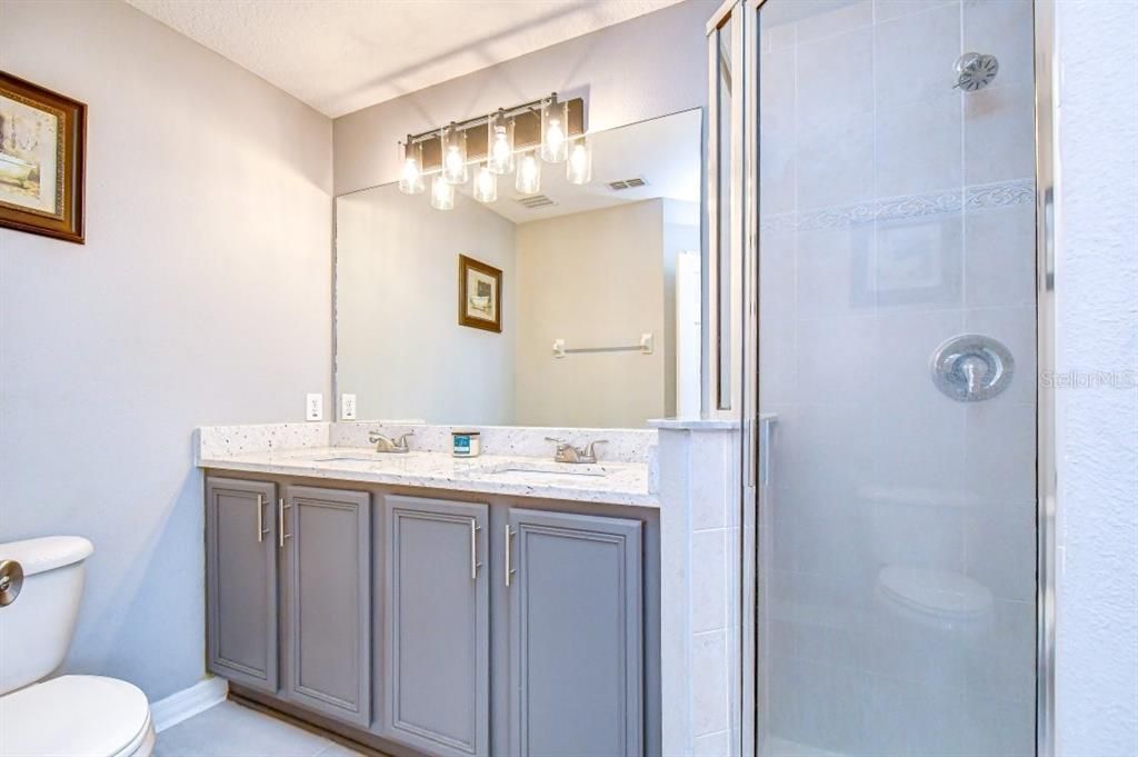 For Sale: $224,900 (2 beds, 2 baths, 1008 Square Feet)