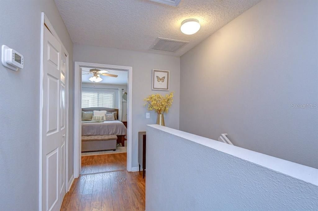 For Sale: $224,900 (2 beds, 2 baths, 1008 Square Feet)
