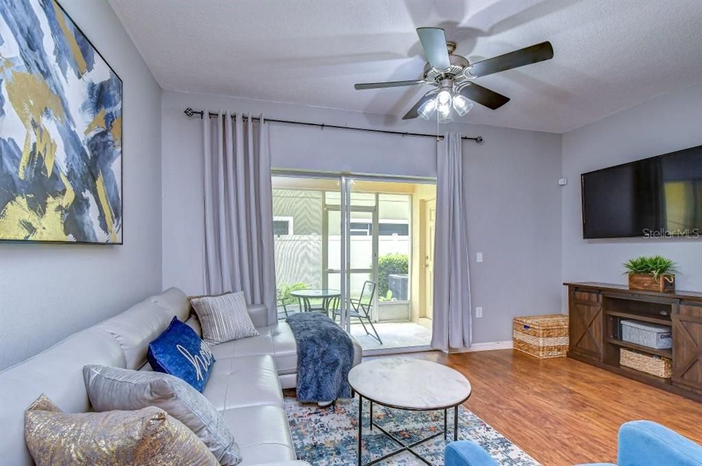 For Sale: $224,900 (2 beds, 2 baths, 1008 Square Feet)